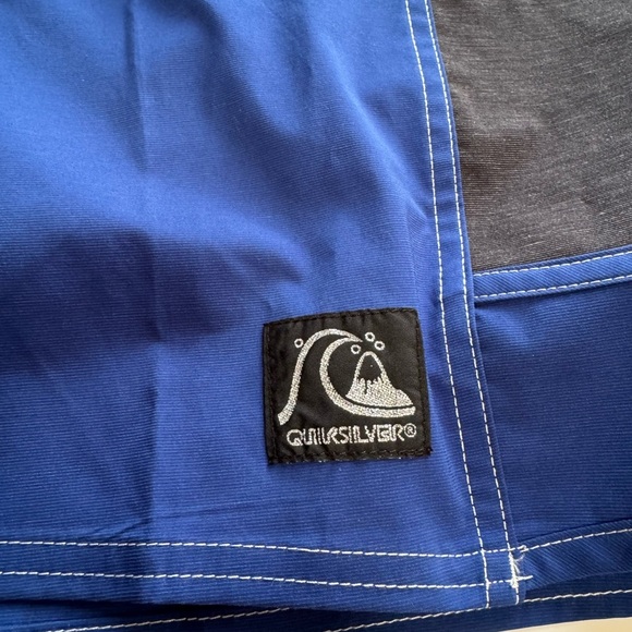 Quicksilver board shorts size 38 - Picture 2 of 9